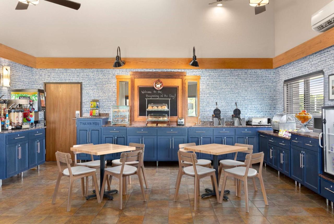 阿美瑞辛罗索小屋和套房酒店 Roseau 外观 照片